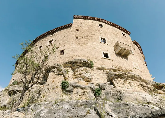 Castel Di LucoAlbergo